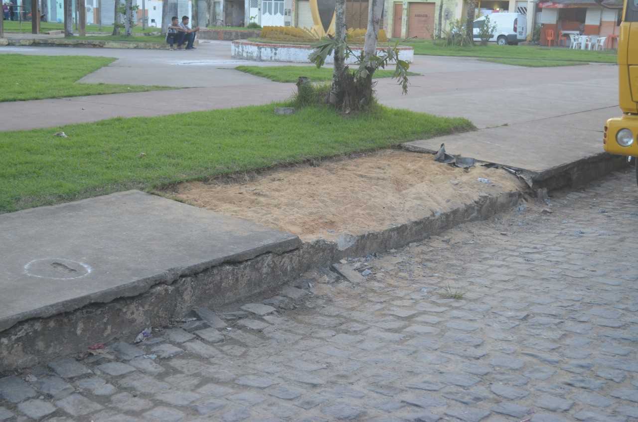 Camacã: Prefeitura dá início a reforma da Praça Mario Batista
